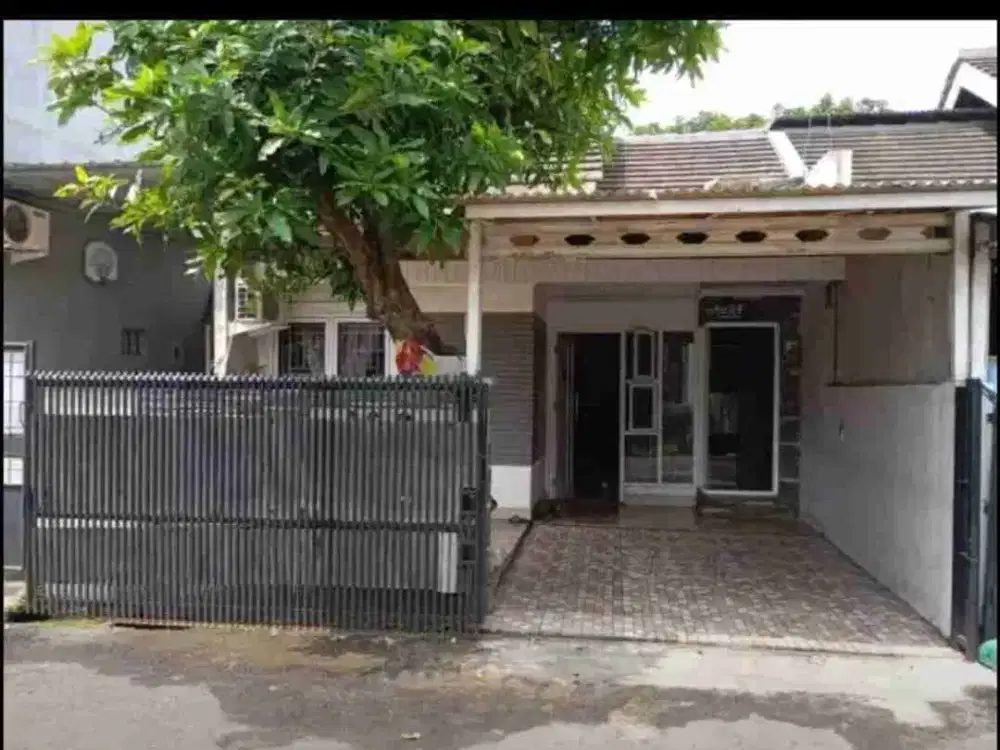 Rumah strategis dibSerua Indah Ciputat