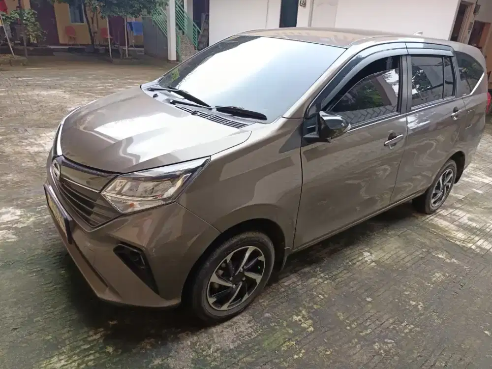 Daihatsu Sigra R Automatic 2023