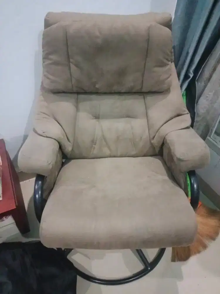 Jual kursi goyang empuk