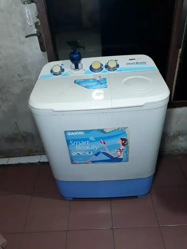 Dijual mesin cuci sanyo 8kg