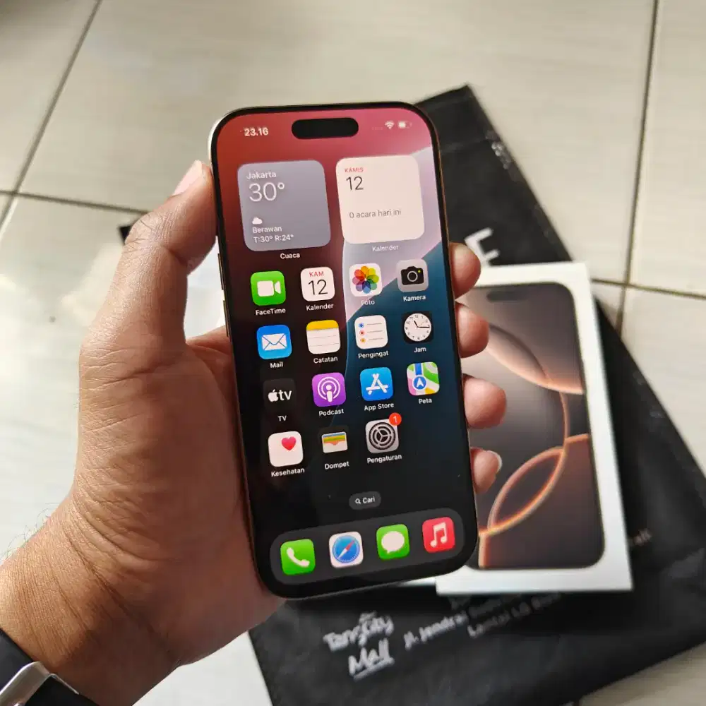 iPhone 16 Pro 128 Open Box