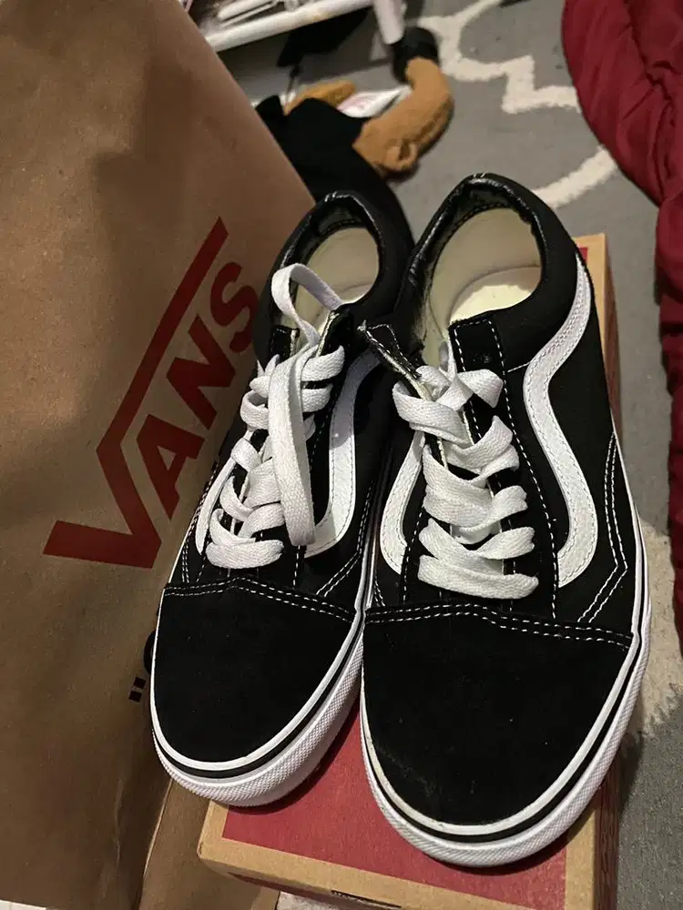 Vanss like new original store