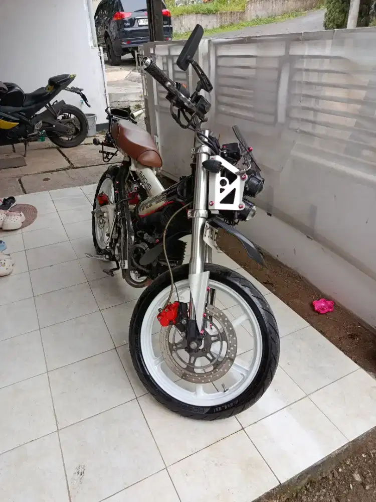 JUAL MOTOR MINERVA SACHS MADRAS 125XX THN 2009 MULUS ORIGINAL