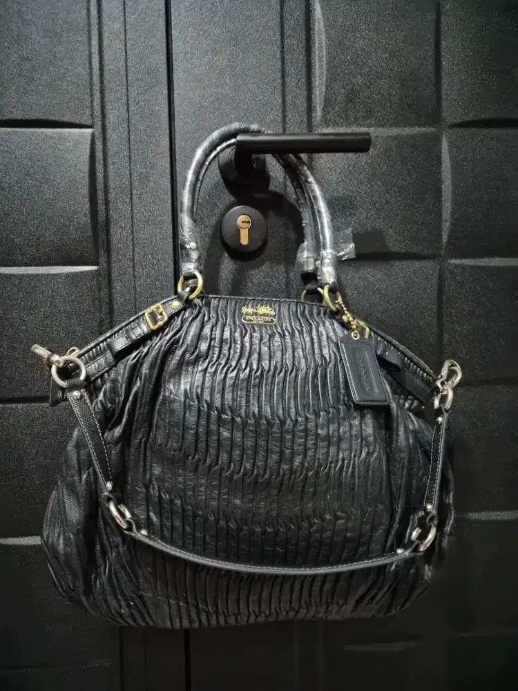 Tas kulit hobo Coach