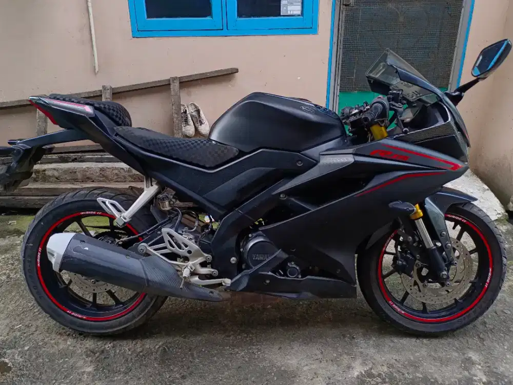 Yamaha R15 V3 LED Tahun 2017 PajakPanjgg Mesin Haluss Siap tancap Gass