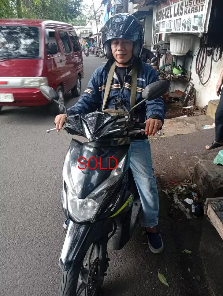 Dijual motor Honda beat FI plat H