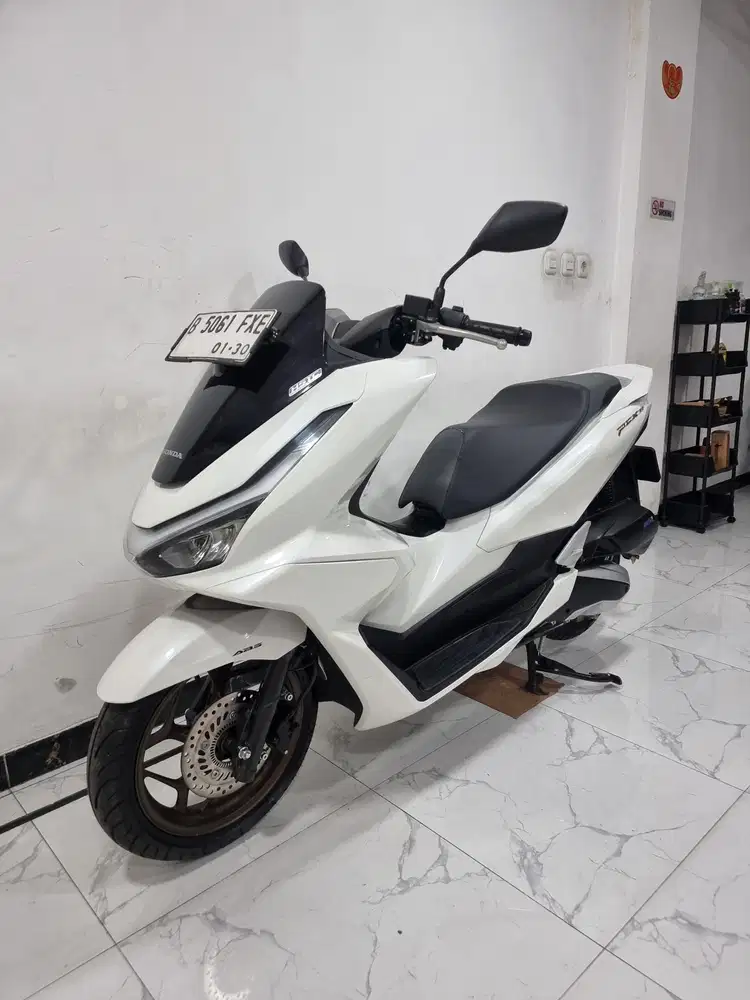 KM 1 RB Honda New PCX 160 ABS Keyless LED Fi 2025 bln 1 Gress