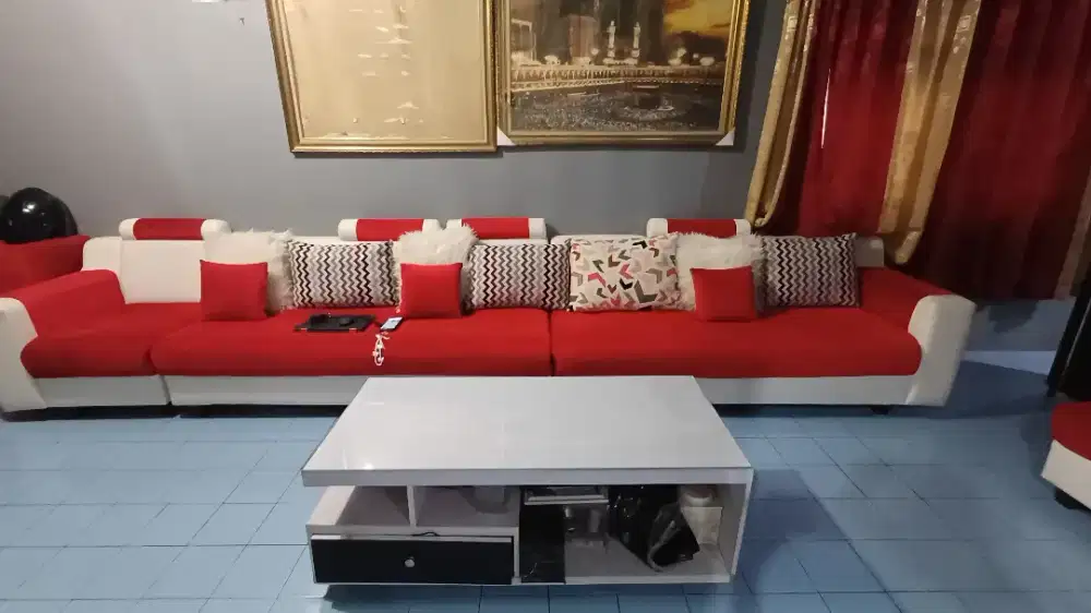 Sofa warna merah