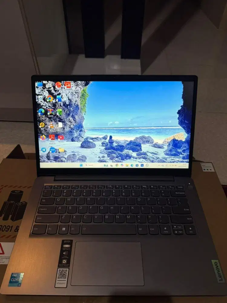 laptop lenovo IP3-14IAU7  I3