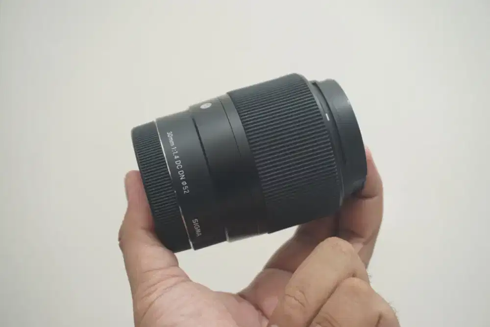 SIGMA 30mm F1.4 DC DN FOR SONY E-Mount 30 mm F/1.4 LENSA