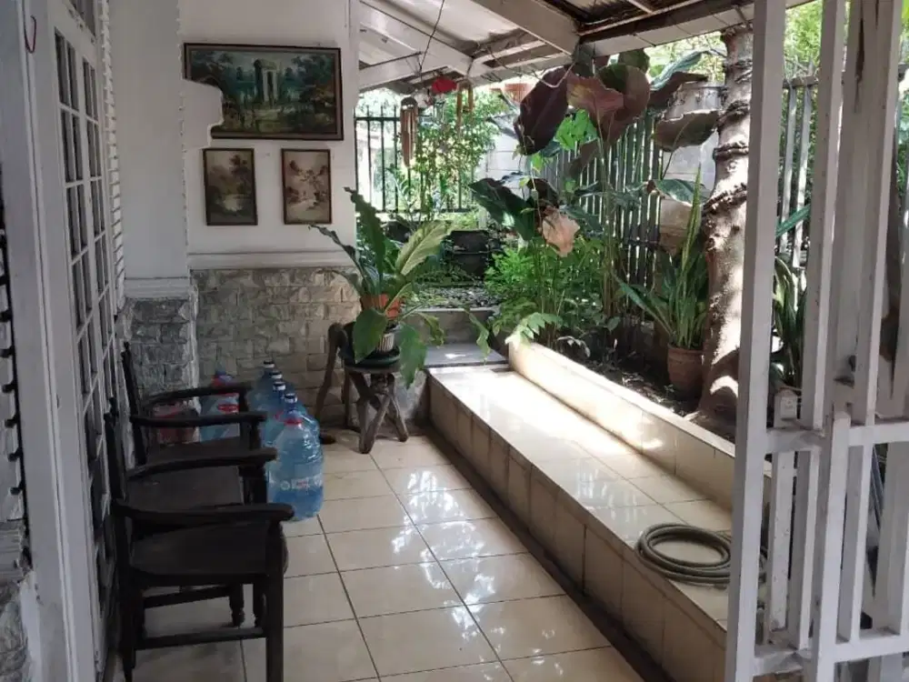 [DIJUAL] Rumah 2 Lantai Siap Huni di Cisaranten Endah – Lebar Muka 9m!