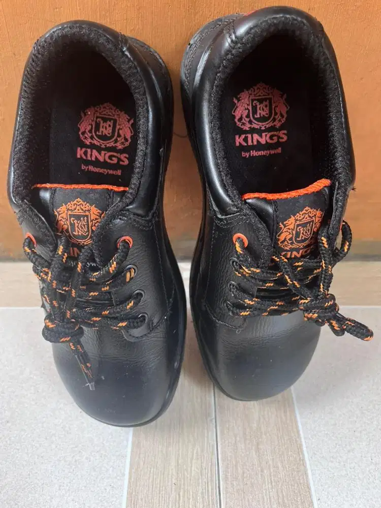 Sepatu Safety King's
