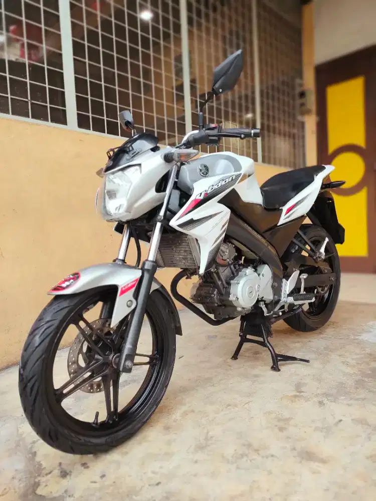 Yamaha Vixion / Vixion 150 2014 Lightning, White Premium Metalic.