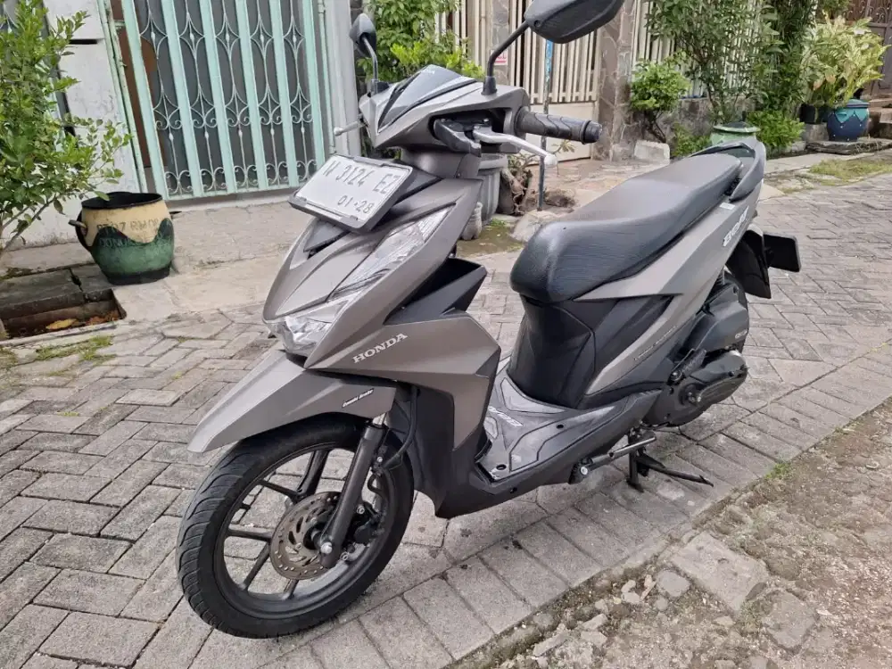 Beat deluxe pemakian 2023 plat w gresik kondisi sgt bagus