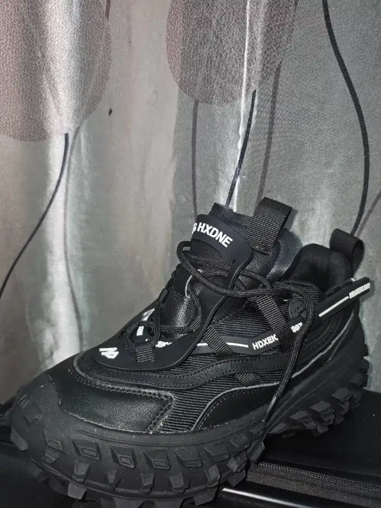 Branded Sneakers Lug Tire Sole