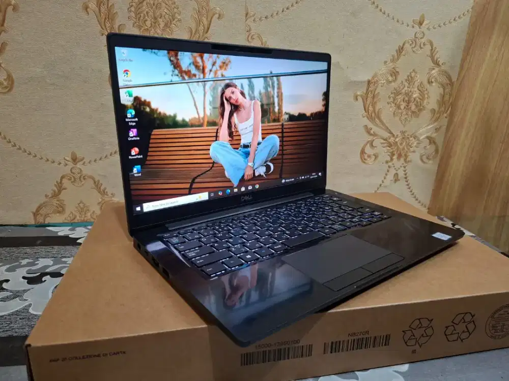 Laptop Dell Latitude 7300 -Core i3 GEN8 -SSD 256GB -8GB -MULUS