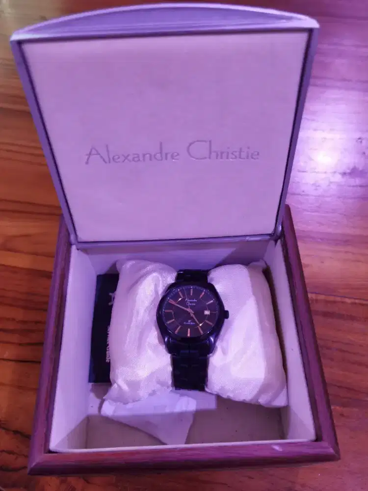 Jam Alexander Christy cewe