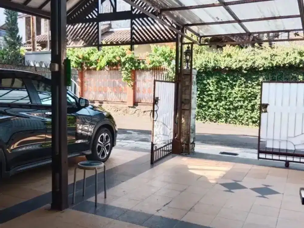 Rumah Siap Huni Gumuruh Buahbatu - Halaman Luas, Full Furnished SHM