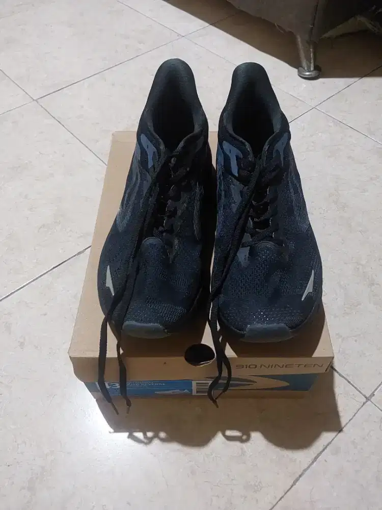 Sepatu lari NINETEN FUUTO REVENGE