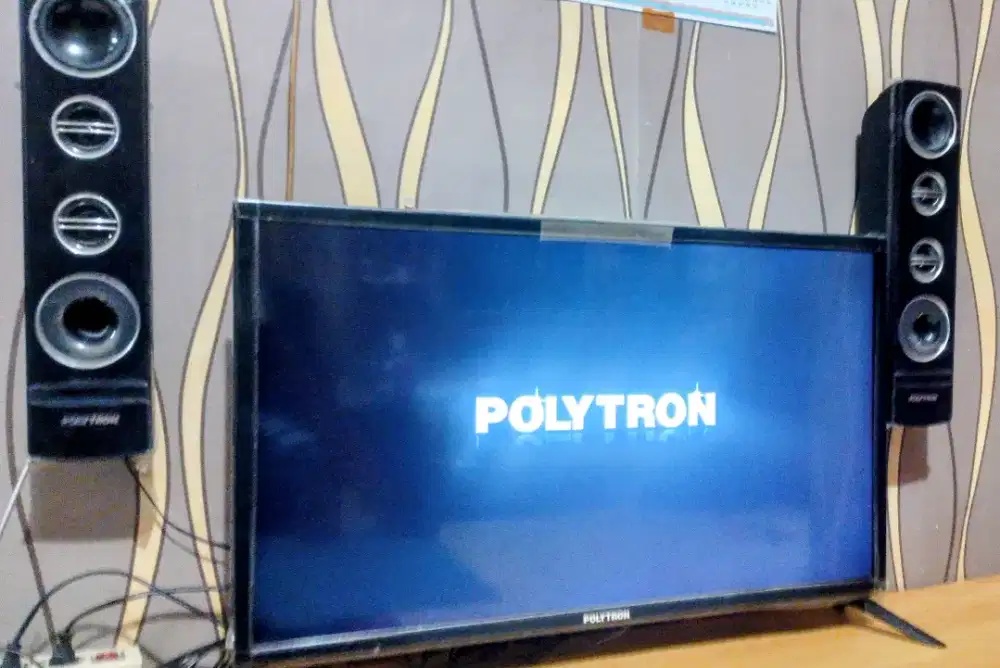 Tv led 32 in Polytron sound bar