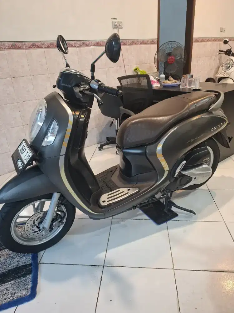 SCOOPY TAHUN 2021 PLAT DKI SS LNGKP ASLI