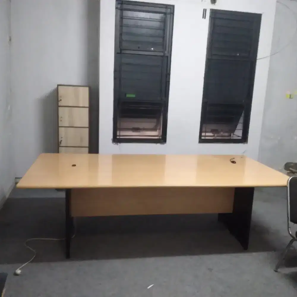 Meja rapat / kantor 240 x 120 tinggi 75