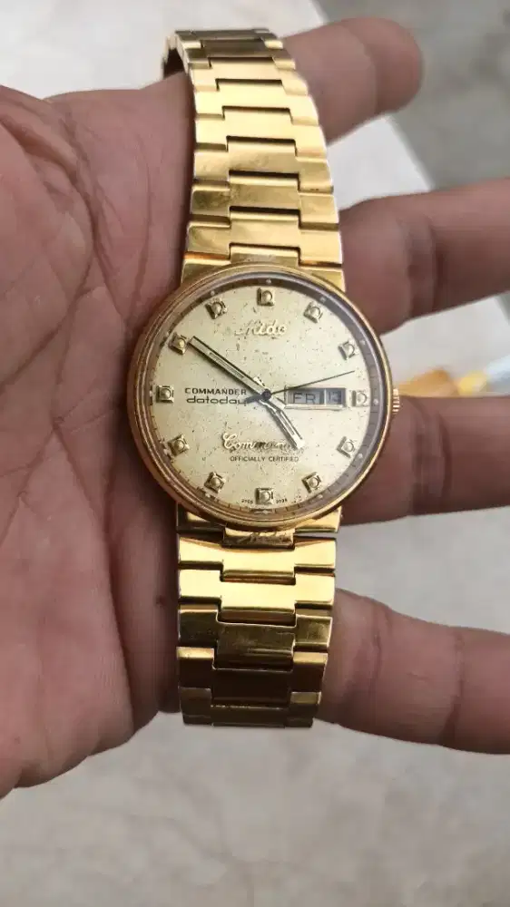 Jam tangan Mido commander