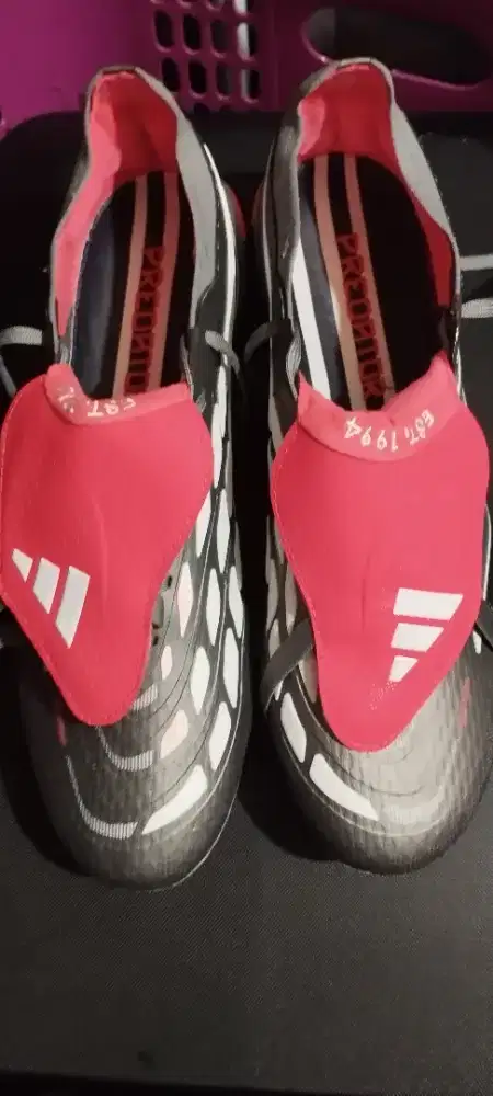 Sepatu bola Adidas predator elite 26