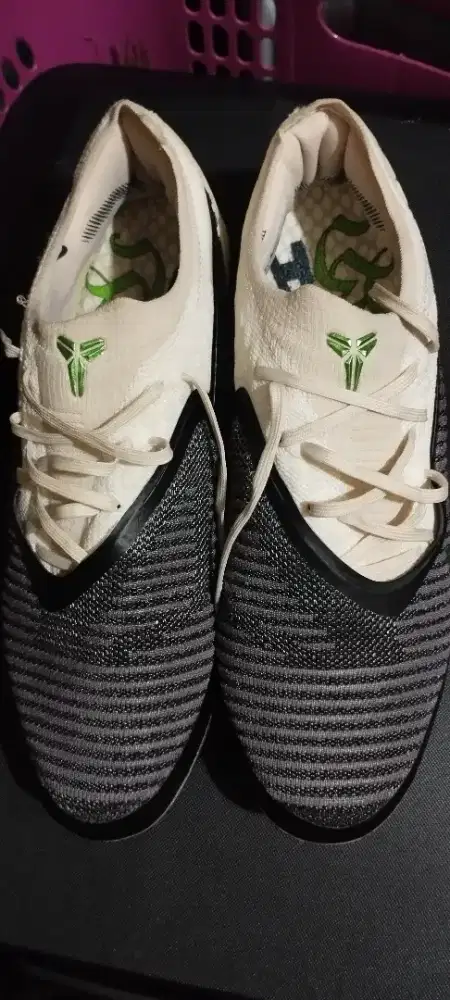 Sepatu bola Nike phantom kobe