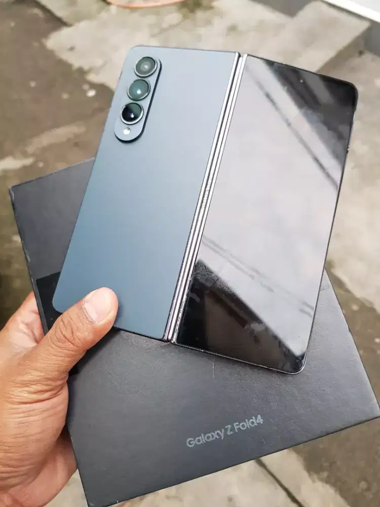 Samsung Z Fold 4 Ram 12 / 256 Resmi