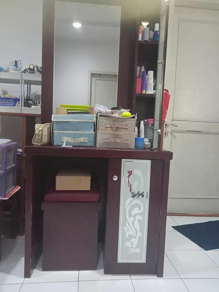 Meja Rias only tdk termasuk brg2 nya
