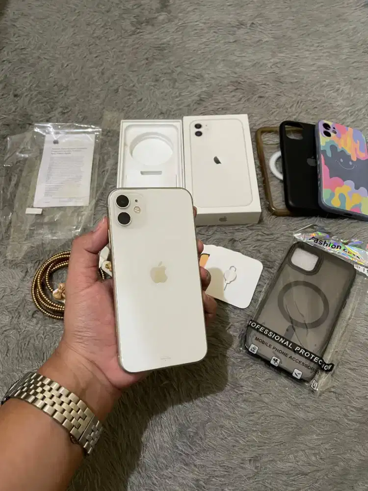IPhone 11 64GB iBox Starlight Fullset Mulus