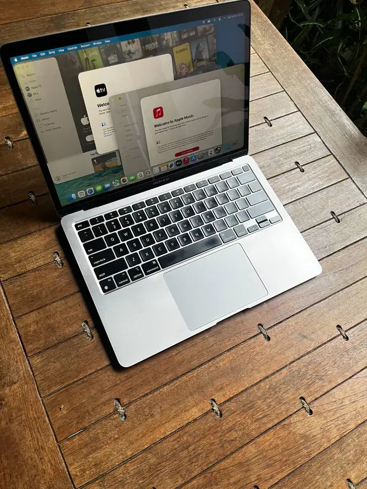 Macbook Air M1 8 GB/256 GB Fullset Mulus