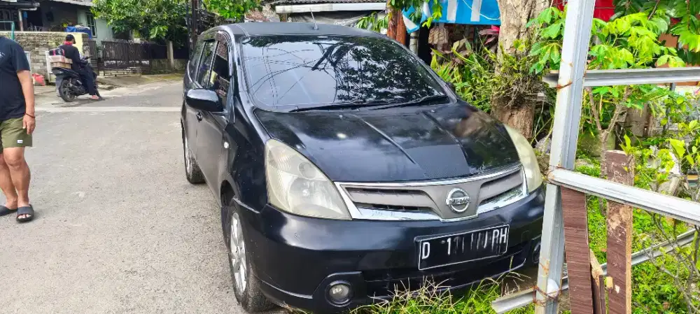 Nissan Livina 2011 Bensin