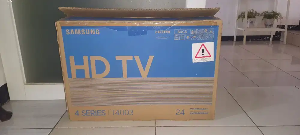 TV LED Samsung 24 Inch Series 4 T4003 - Kondisi Gress/Mulus!