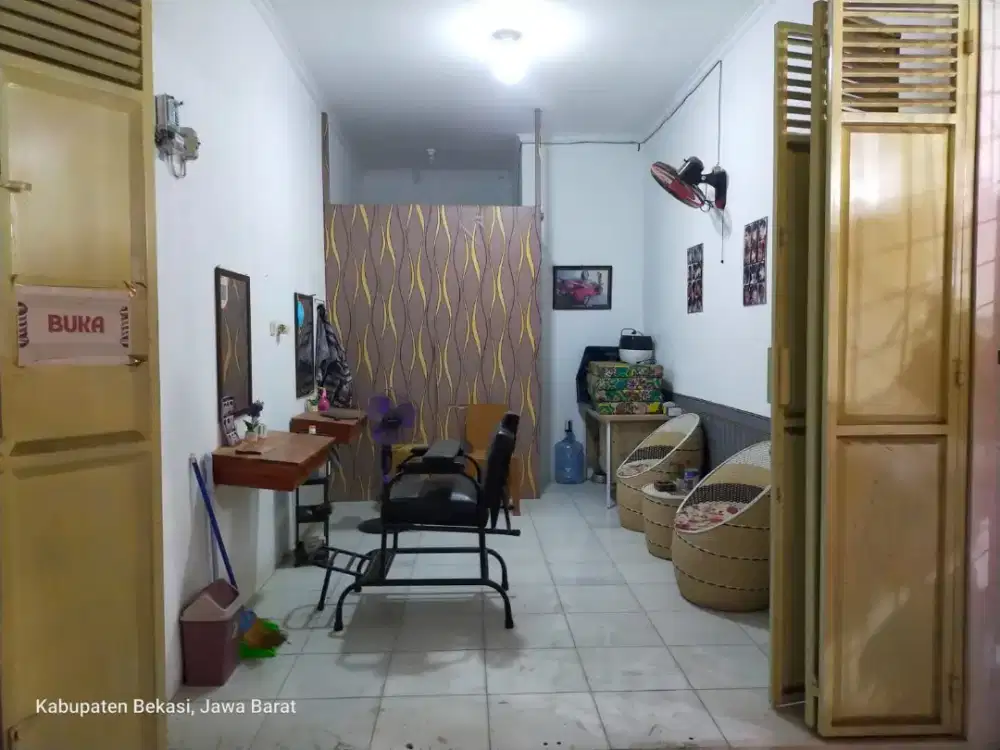 Over kredit Tempat Usaha Potong Rambut