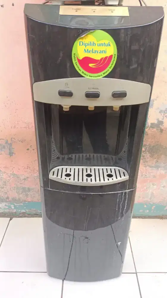 Dispenser panas dingin normal