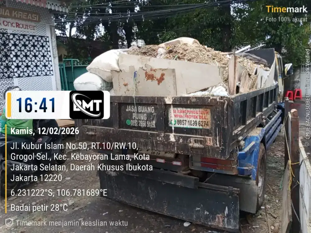 Jasa buang puing dan tanah