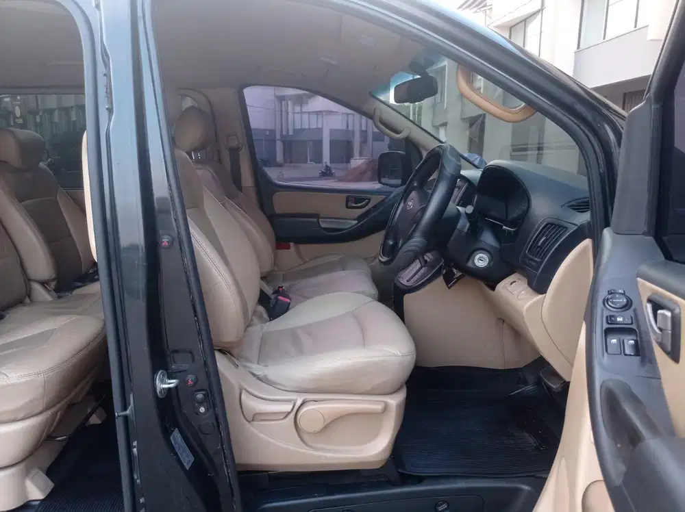 Hyundai H 1 2.4 Elegance matic 2013 12 seat