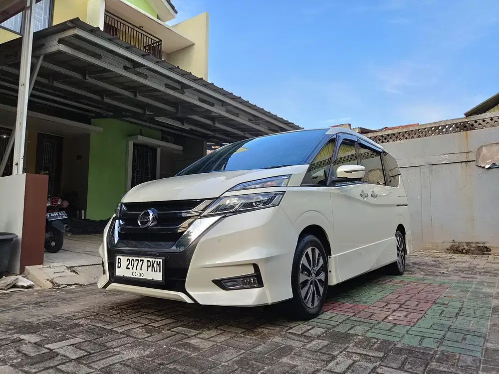 Nissan Serena HWS 2091/2020 At Automatic 2.0 istimewa