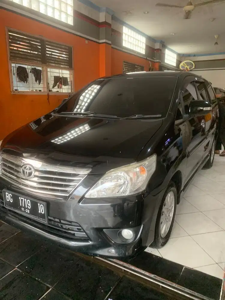 Innova V Automatic Diesel