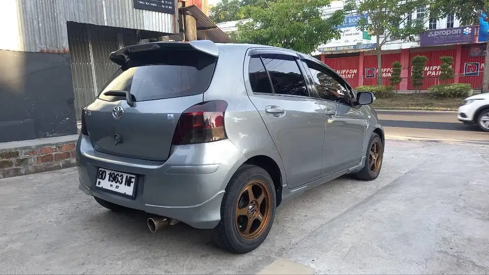 Yaris manual 2010