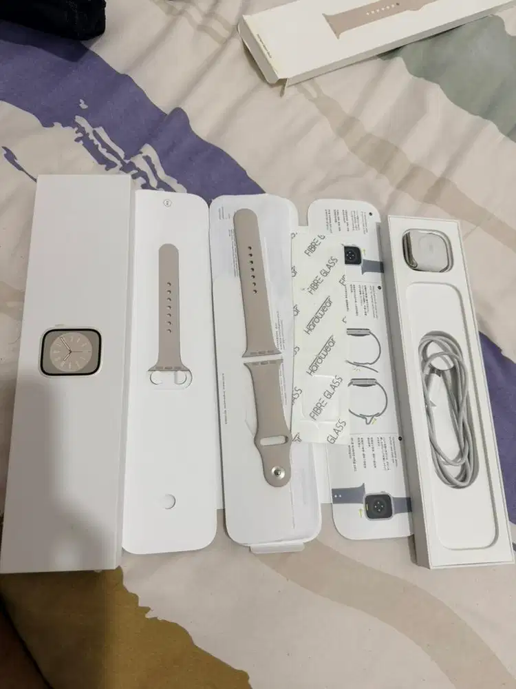 Apple Watch Series 8 Size 41 mm , starlight color (pink)