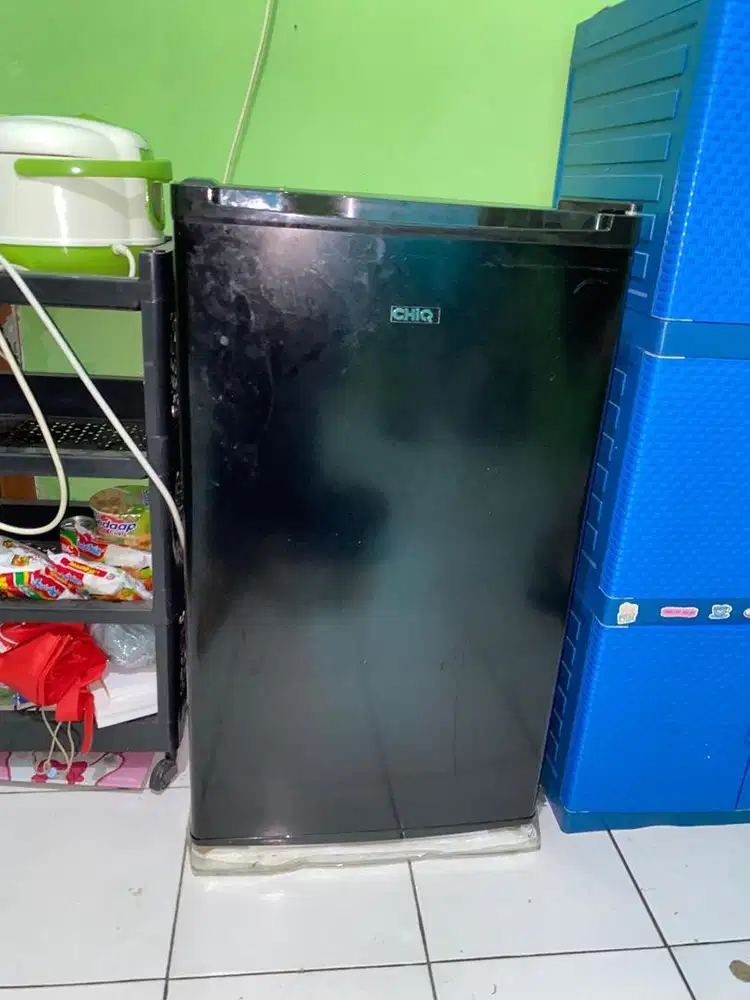 Di jual kulkas seken pemakaian setahun