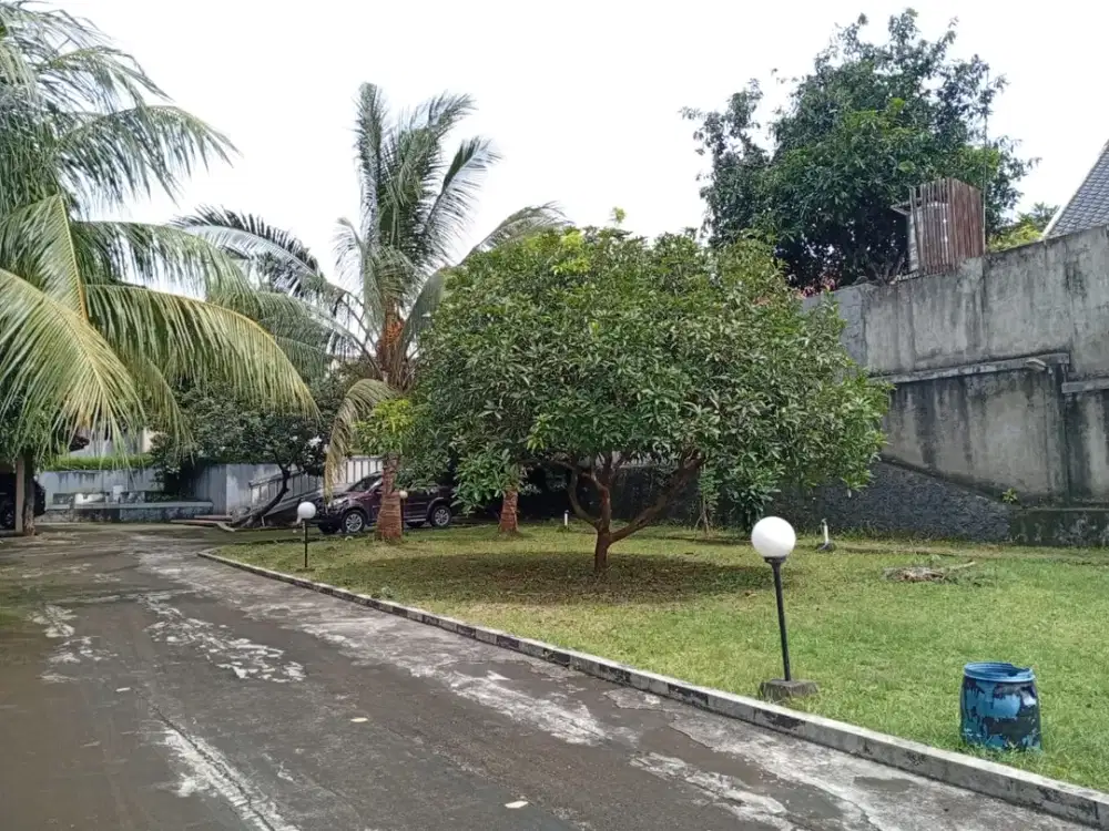 Rumah luas halaman luas siap huni di Bumi Arya Sena Jatikramat Bekasi