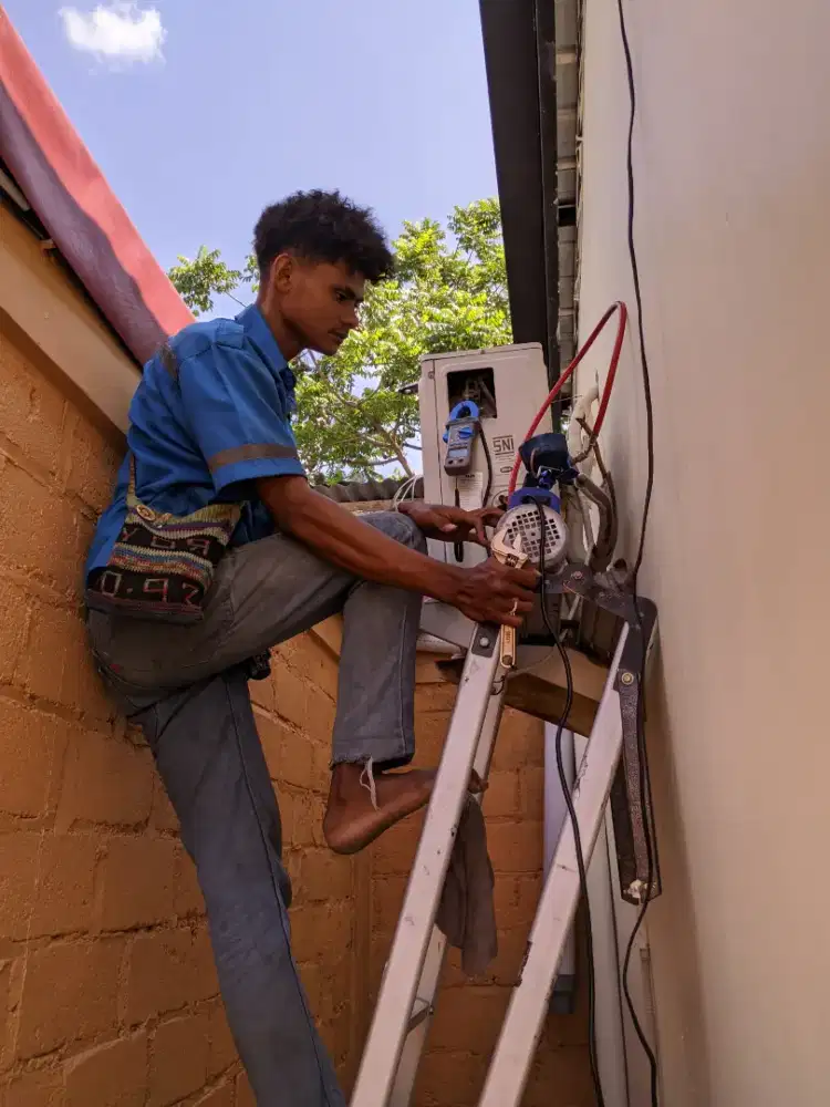 SERVICE KULKAS DISPENSER MESIN CUCI WATER HEATER AC DLL BERGARANSI