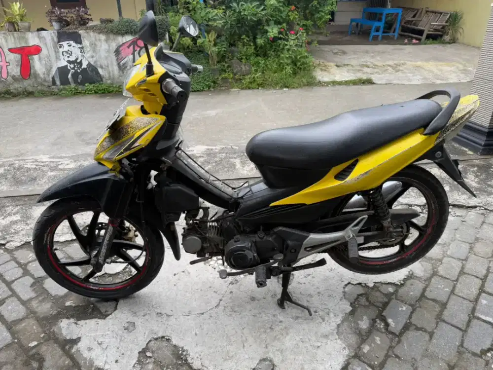 Revo asli kuning THN 2007 plat B Jakarta