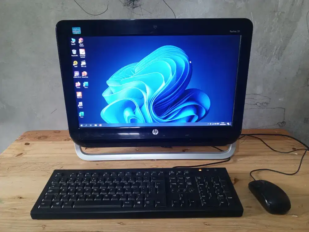 All in one HP pavilon 20 core i3 Ram 4GB Ssd 240GB Lcd 20inc
