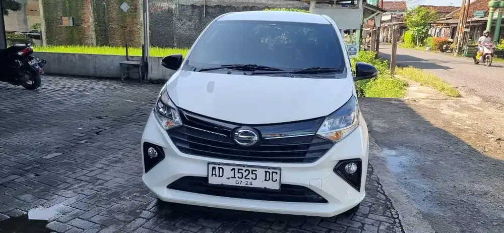 Daihatsu Sigra R 1.2 AT