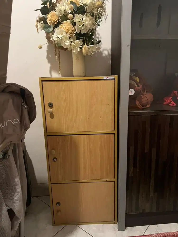 Rak 3 pintu serbaguna